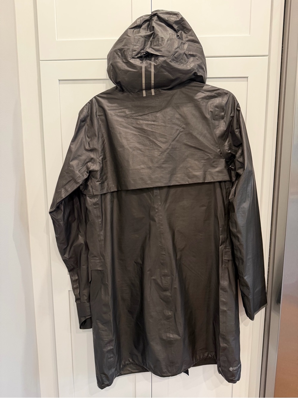 Canada Goose Women’s Nomad Rain Jacket NWT - Picture 4 of 8